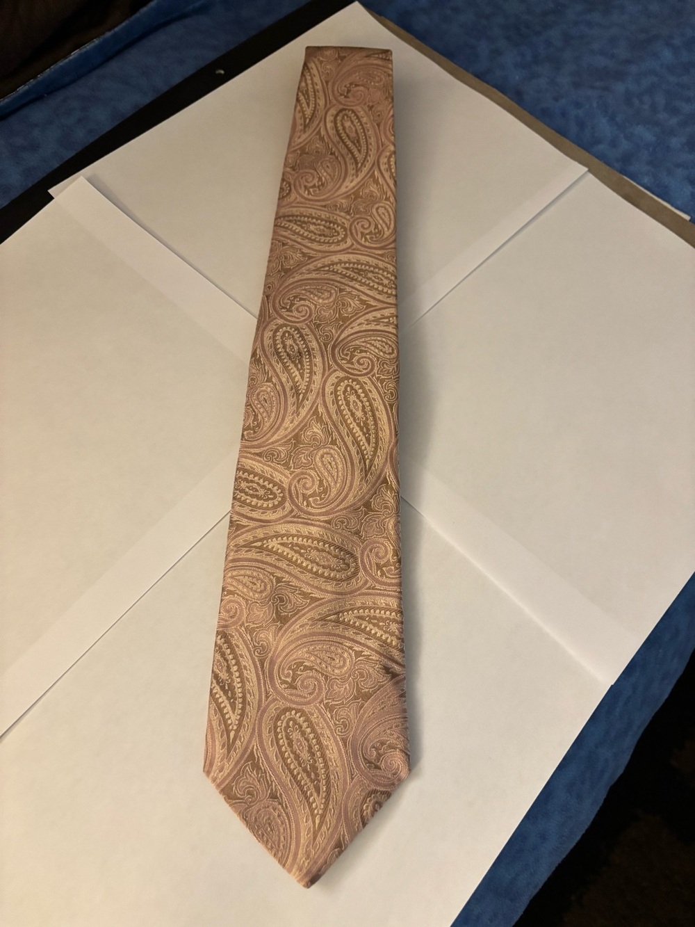 Michael Kors Classic Paisley Men's Tie in Blush Pink